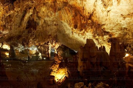 06712-Cueva de Pozalagua. Karrantza, Alava, Euskadi