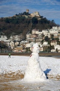 07104-Muñeco de Nieve. Playa de Ondarreta. San Sebastián, Gipu