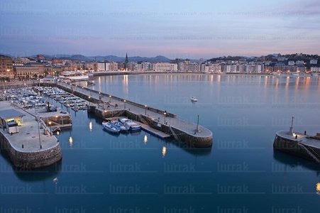 07360-Puerto y Bahía de La Concha. San Sebastián, Gipuzkoa, Eu