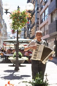 08206-Acrodeonista. Bilbao, Bizkaia, Euskadi