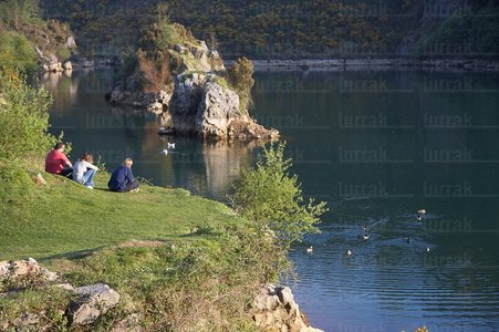 08249-Lago UstiÛn. Minas de La Arboleda. Valle de Trapagaran. B