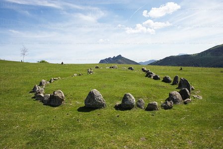 08398-Cromlech de Oianleku. Parque Natural de Peñas de Aia, Oia
