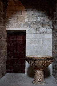 025MDR_0153-Baptisterio-Catedral-Tudela-Navarra