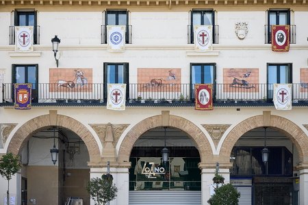 025MDR_0159-Pendones-Plaza-Fueros-Tudela-Navarra